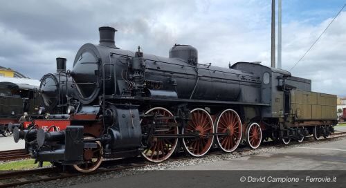 Rivarossi HR2916 FS Dampflokomotive Gr. 685 089 1. Serie  kurzer Kessel  HISTORIC